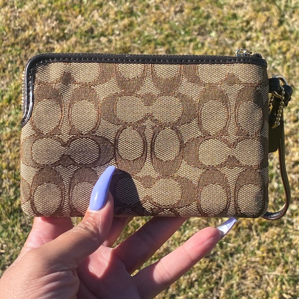 COACH signature wristlet , NWT - Picture 5 of 14